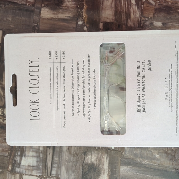 ❌SOLD❌Rae Dunn LOOK CLOSELY 3pack Reading Glasses +Glasses Case - Picture 2 of 3